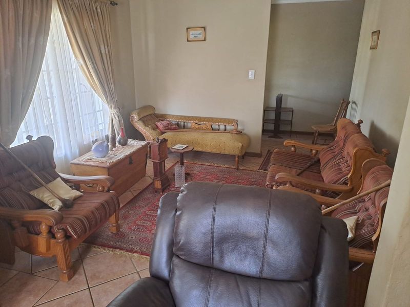 Very spacious Family home - Photo 5