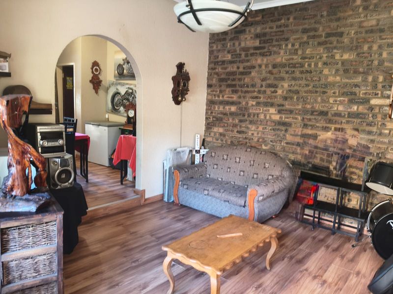 Serious Seller – Spacious 3-Bedroom Family Home for Sale in Secunda - Photo 4