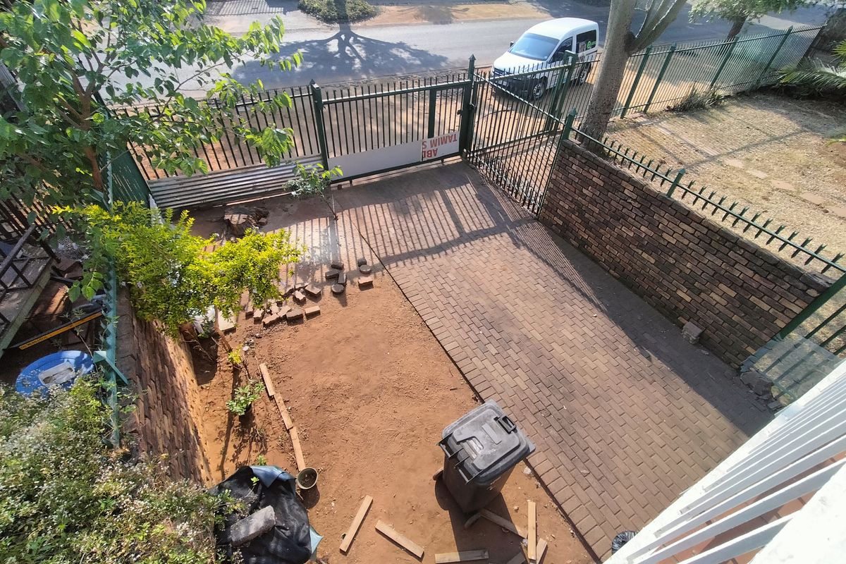 Neat Duplex with Loads of Potential in Pretoria North - Photo 3