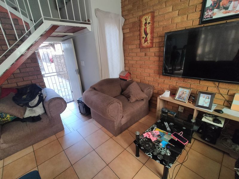 Neat Duplex with Loads of Potential in Pretoria North - Photo 7