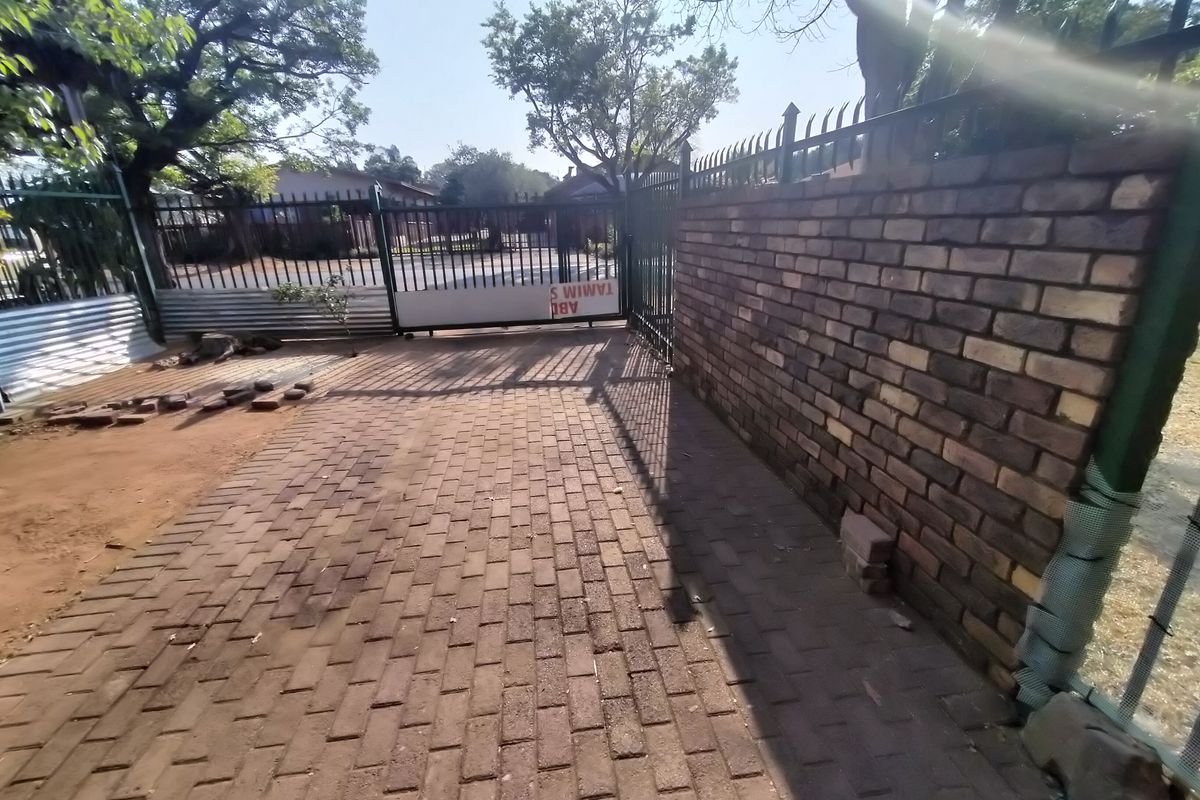 Neat Duplex with Loads of Potential in Pretoria North - Photo 2