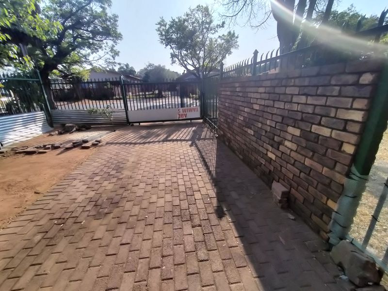 Neat Duplex with Loads of Potential in Pretoria North - Photo 2