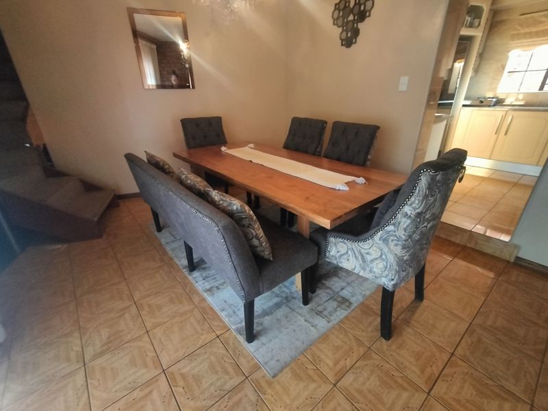 Spacious Double-Storey Thatch Home with Flatlet in Amandasig - Photo 3