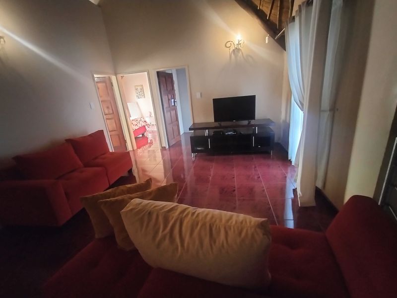 Spacious Double-Storey Thatch Home with Flatlet in Amandasig - Photo 7