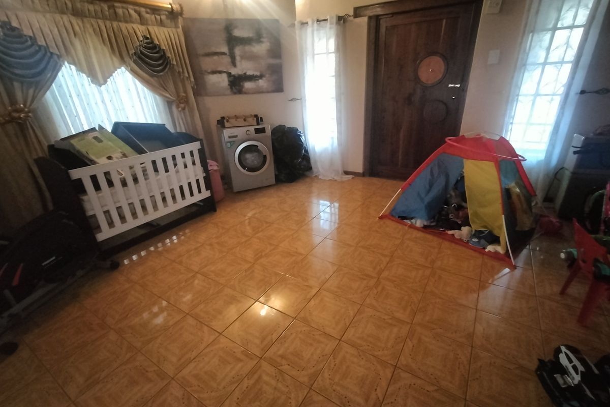 Spacious Double-Storey Thatch Home with Flatlet in Amandasig - Photo 4