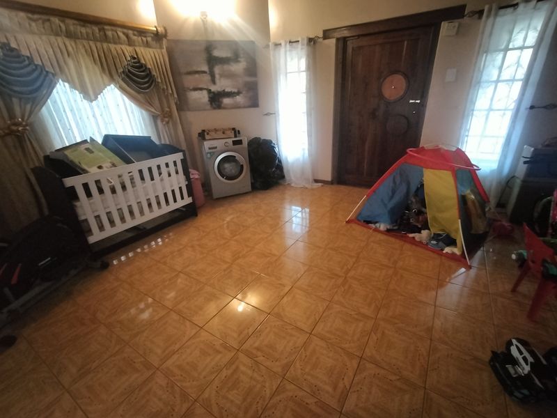 Spacious Double-Storey Thatch Home with Flatlet in Amandasig - Photo 4