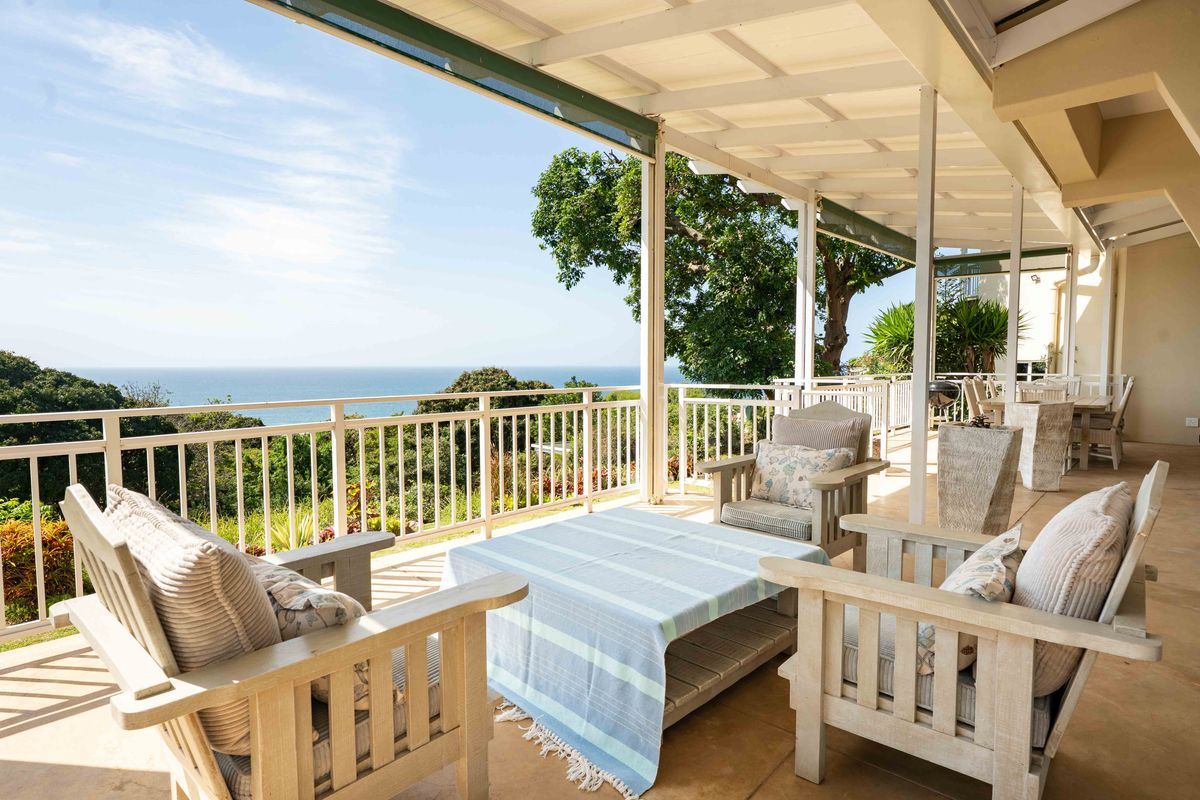 Luxury family home with breathtaking sea views in Freeland Park - Photo 2