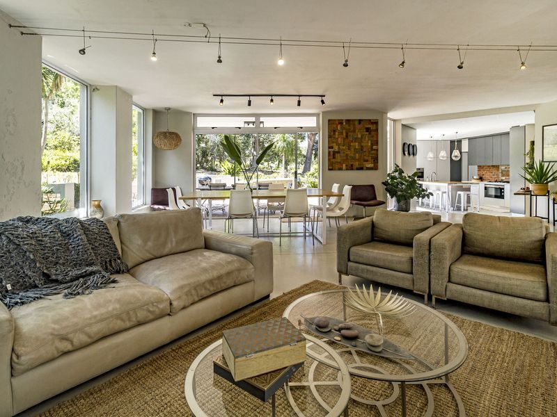 Stunning Position, North Facing with Mountain Views - Photo 2