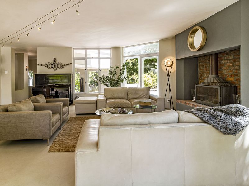 Stunning Position, North Facing with Mountain Views - Photo 10