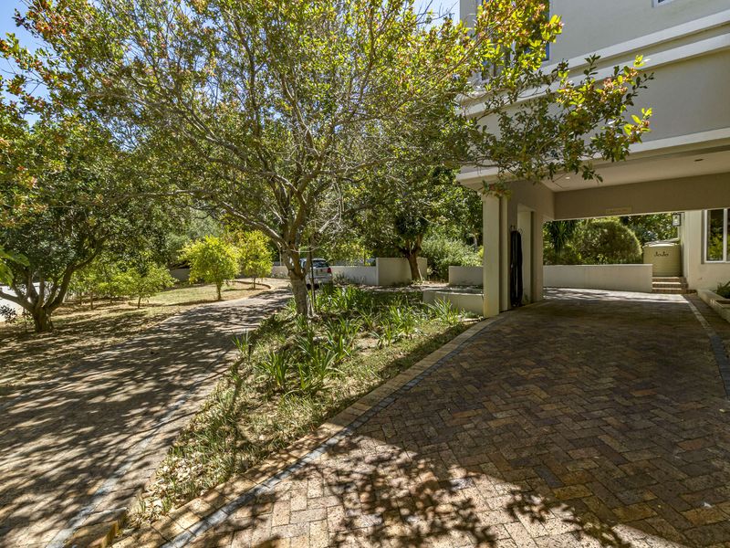 Stunning Position, North Facing with Mountain Views - Photo 8