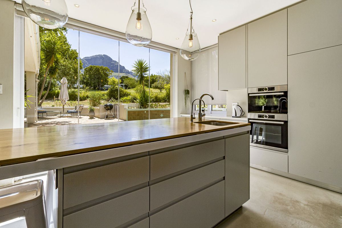 Stunning Position, North Facing with Mountain Views - Photo 3