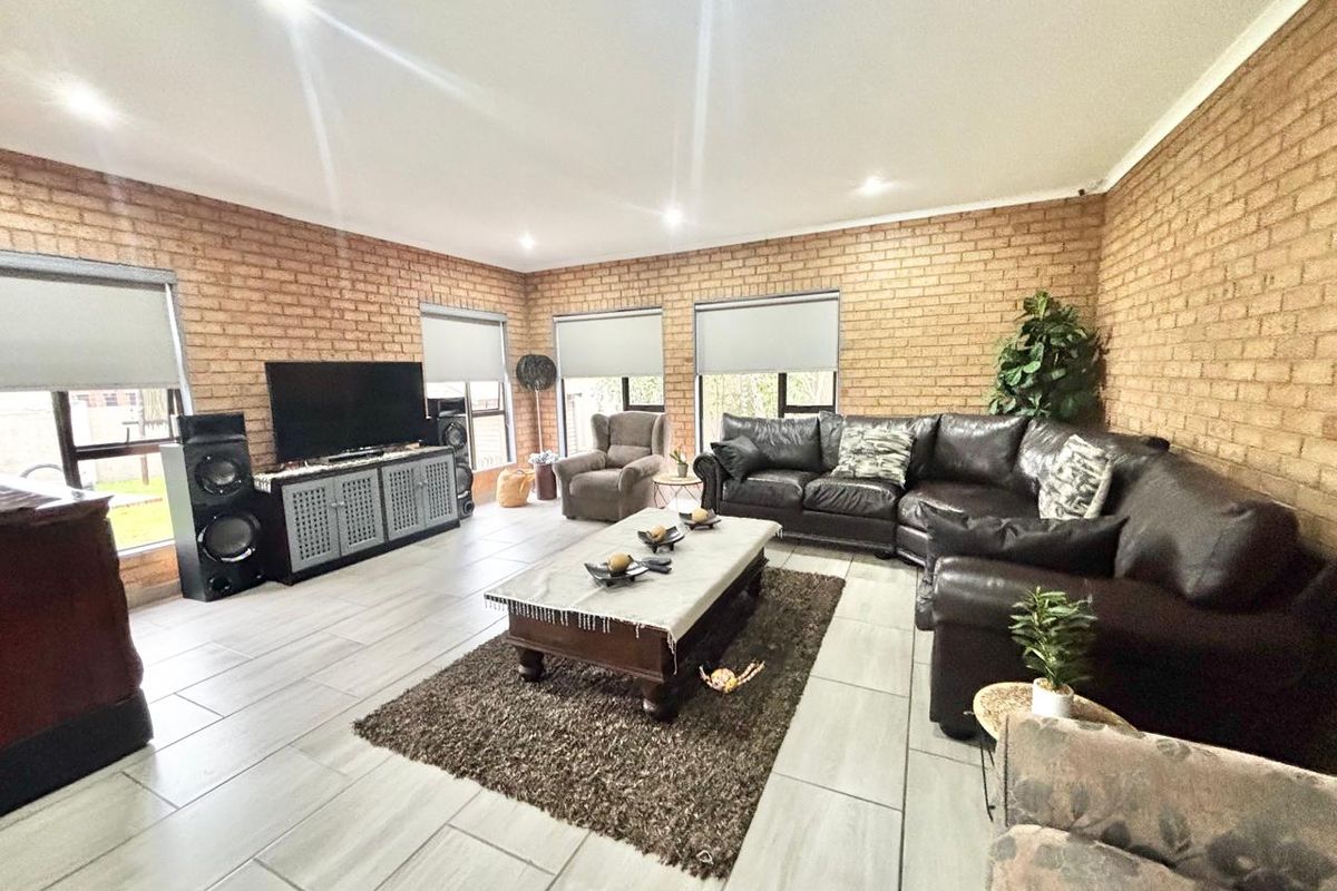 Modern Move-In Ready Family Home - Photo 5