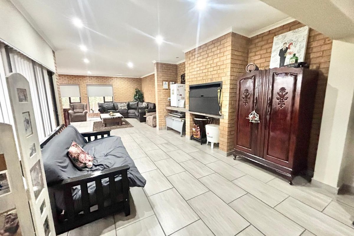 Modern Move-In Ready Family Home - Photo 3