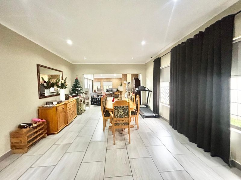 Modern Move-In Ready Family Home - Photo 2