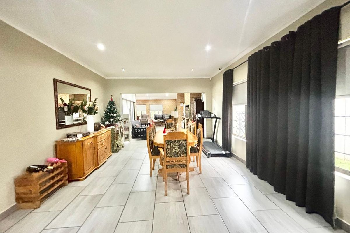 Modern Move-In Ready Family Home - Photo 2