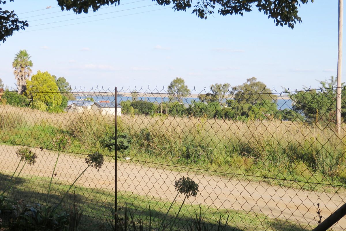 Choose your own final detail on this new-build in Deneysville, Vaal Dam. - Photo 3