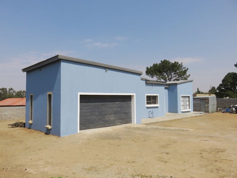 Choose your own final detail on this new-build in Deneysville, Vaal Dam. - Photo 4