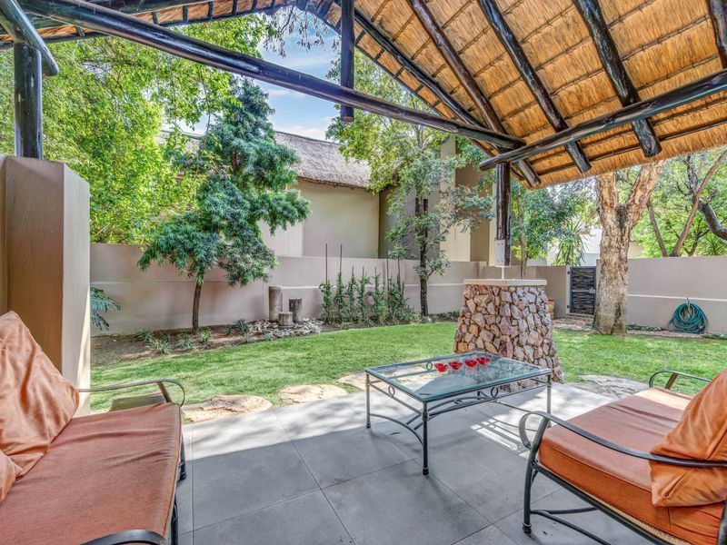 Spacious Corner Unit in Private Estate - Photo 4