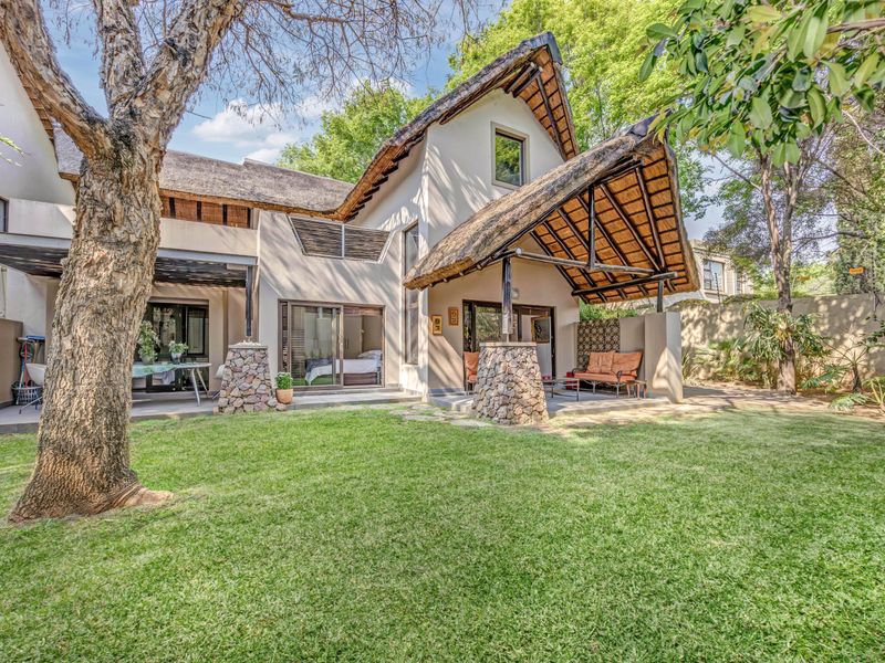 Spacious Corner Unit in Private Estate - Photo 2