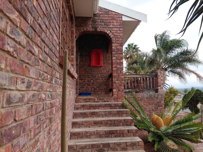 Spacious Family Home on Double Plot – Endless Potential - Photo 4