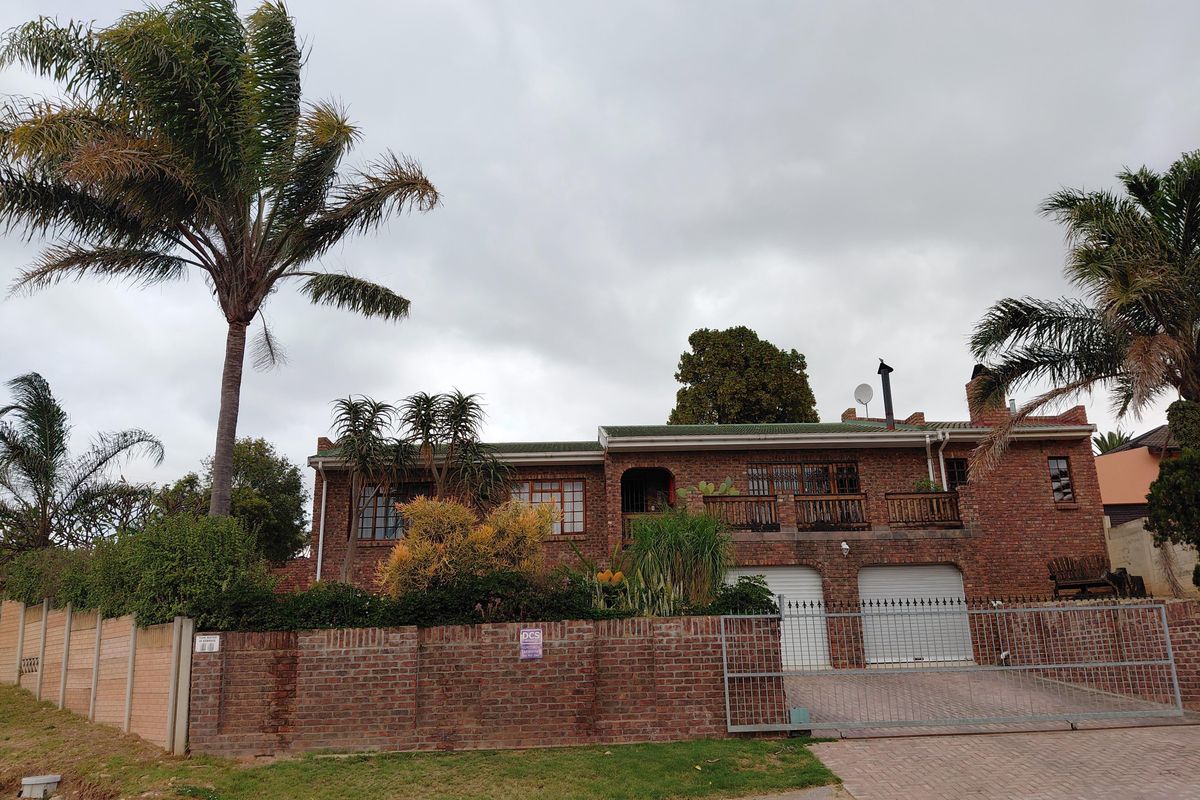 Spacious Family Home on Double Plot – Endless Potential - Photo 3