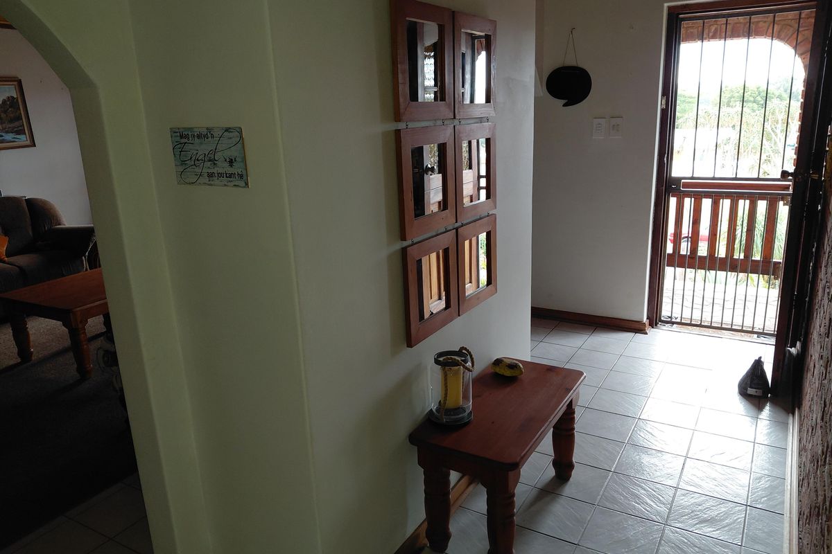 Spacious Family Home on Double Plot – Endless Potential - Photo 5