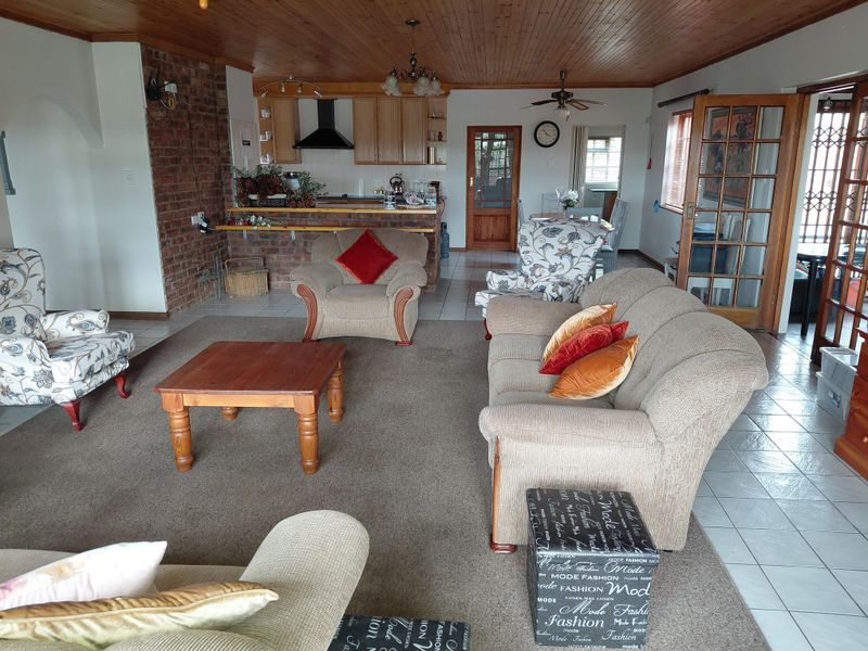 Spacious Family Home on Double Plot – Endless Potential - Photo 7