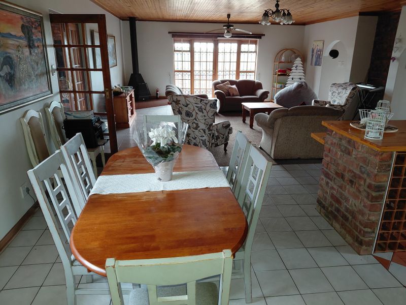 Spacious Family Home on Double Plot – Endless Potential - Photo 6