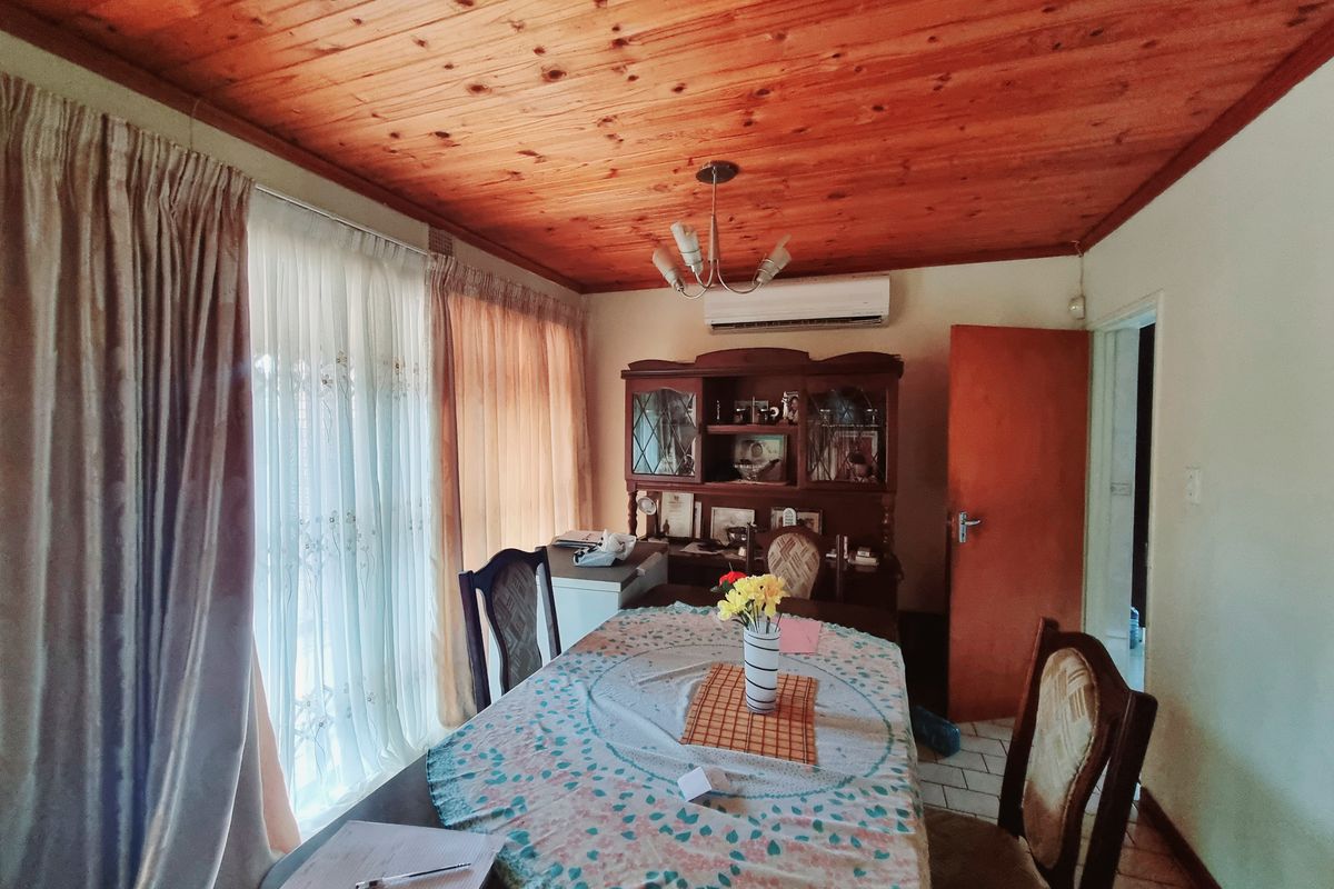 4-Bedroom House For Sale - Photo 5