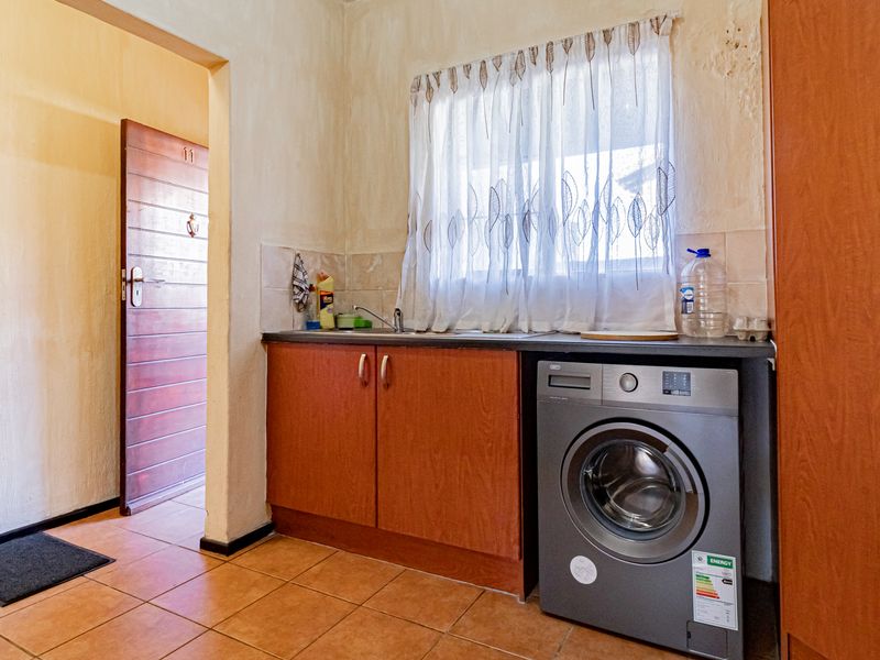 Ground Floor Unit in Carlswald Glades - Photo 8