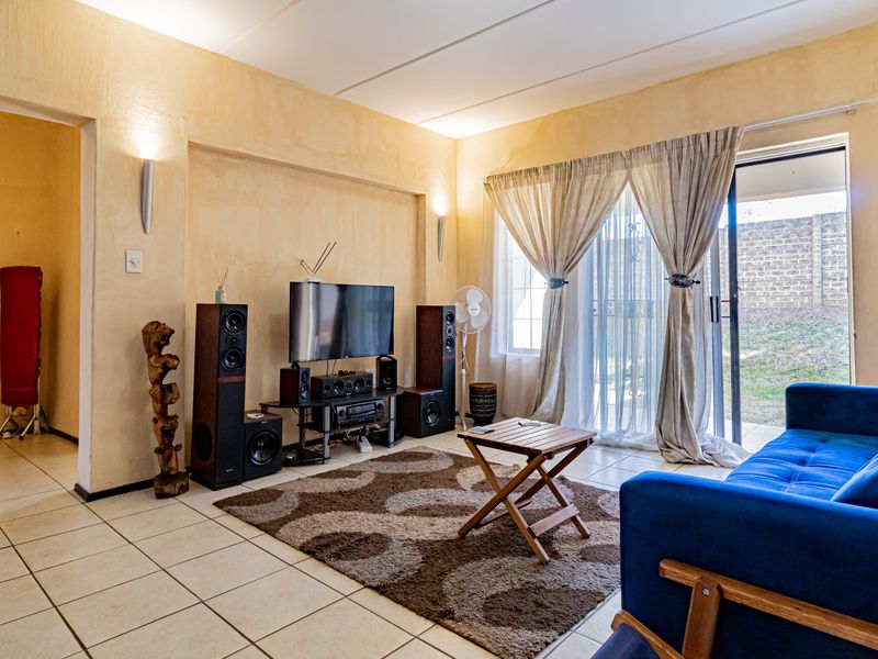 Ground Floor Unit in Carlswald Glades - Photo 4