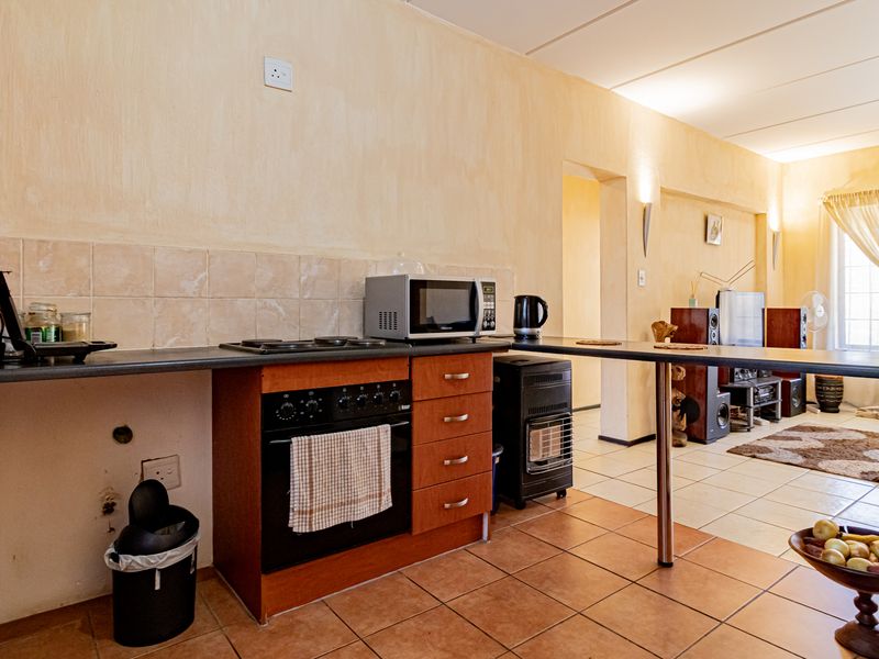 Ground Floor Unit in Carlswald Glades - Photo 10