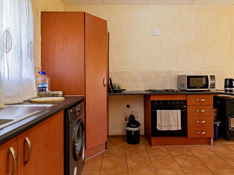 Ground Floor Unit in Carlswald Glades - Photo 9