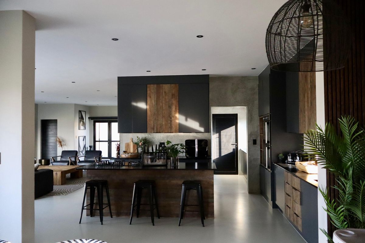 Modern Elegance in the Heart of Schoongezigt Estate - Photo 3