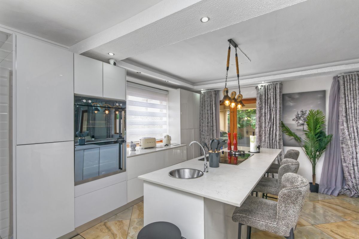 Perfect Fusion Of Light And Space... - Photo 4