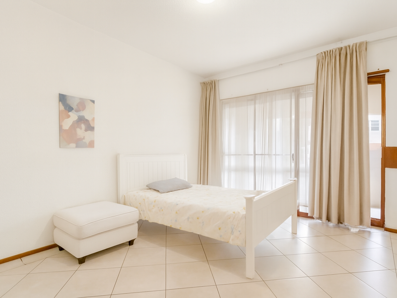 Airbnb-Approved Investment Studio with Enclosed Patio and Private Garden - Photo 7