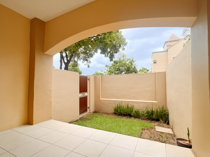 Airbnb-Approved Investment Studio with Enclosed Patio and Private Garden - Photo 9