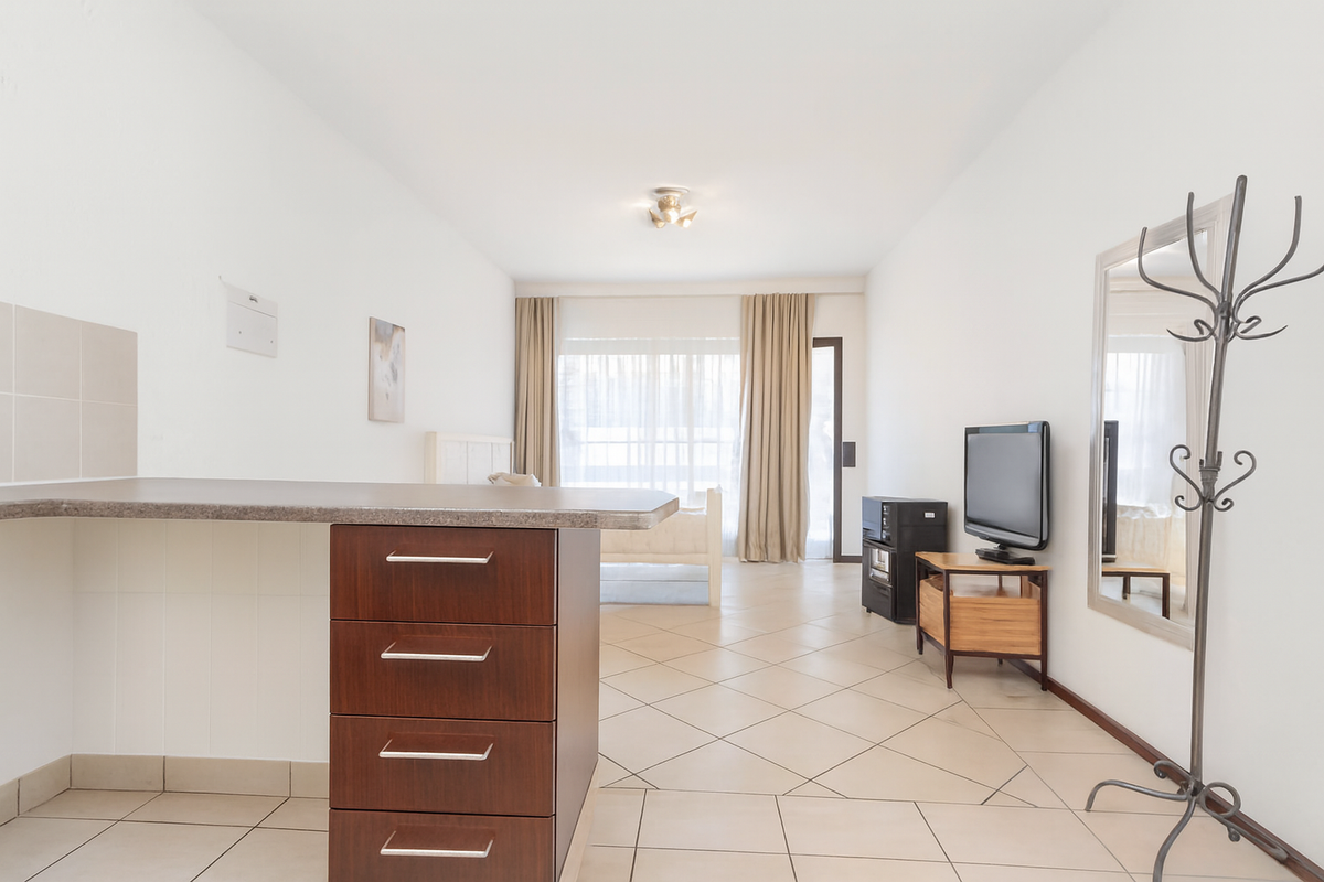 Airbnb-Approved Investment Studio with Enclosed Patio and Private Garden - Photo 3