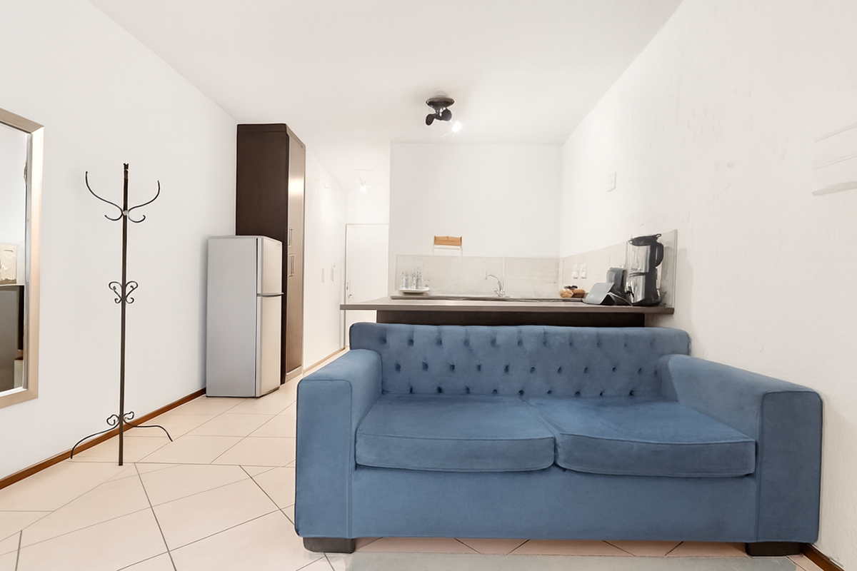 Airbnb-Approved Investment Studio with Enclosed Patio and Private Garden - Photo 5