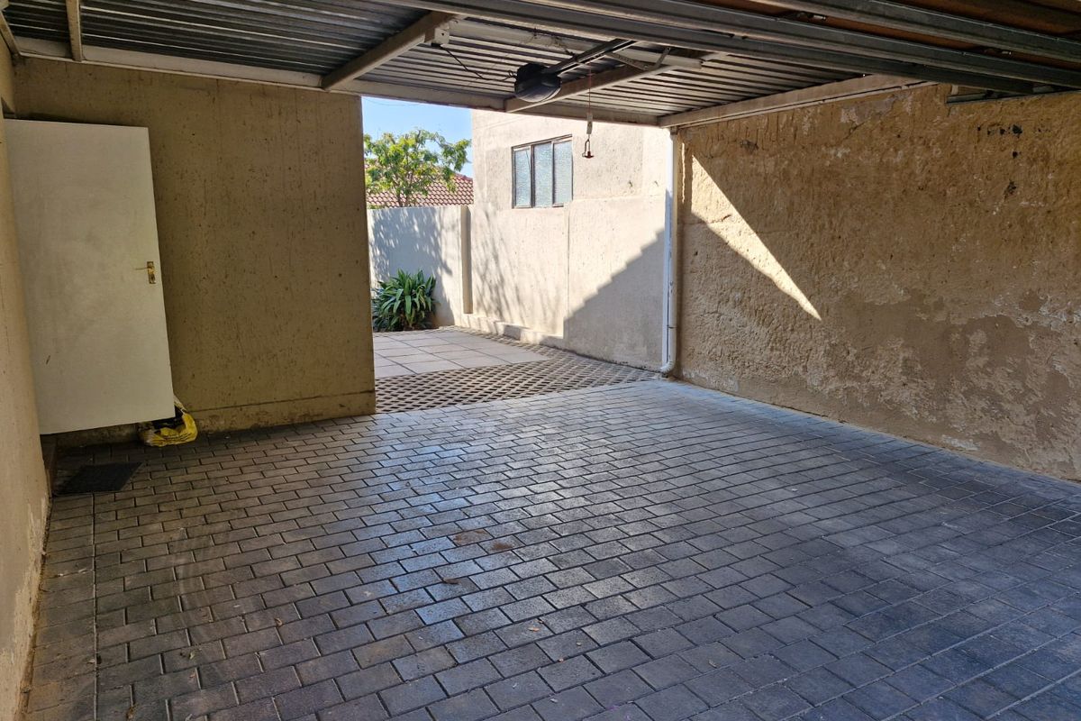 Charming Cluster Home in the Heart of Barbeque Downs - Photo 5