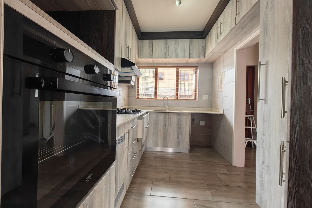 Centrally Located Duplex with Modern Comfort and Convenience - Photo 5