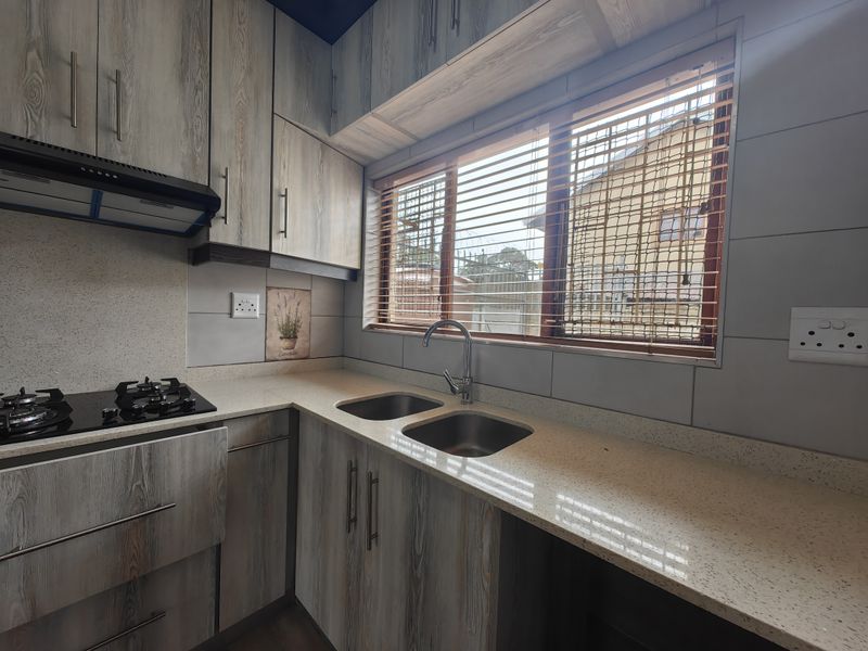 Centrally Located Duplex with Modern Comfort and Convenience - Photo 6