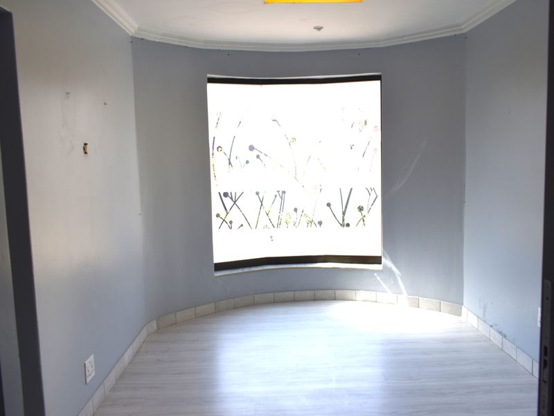 Modern family home for sale in Helderwyk - Photo 6