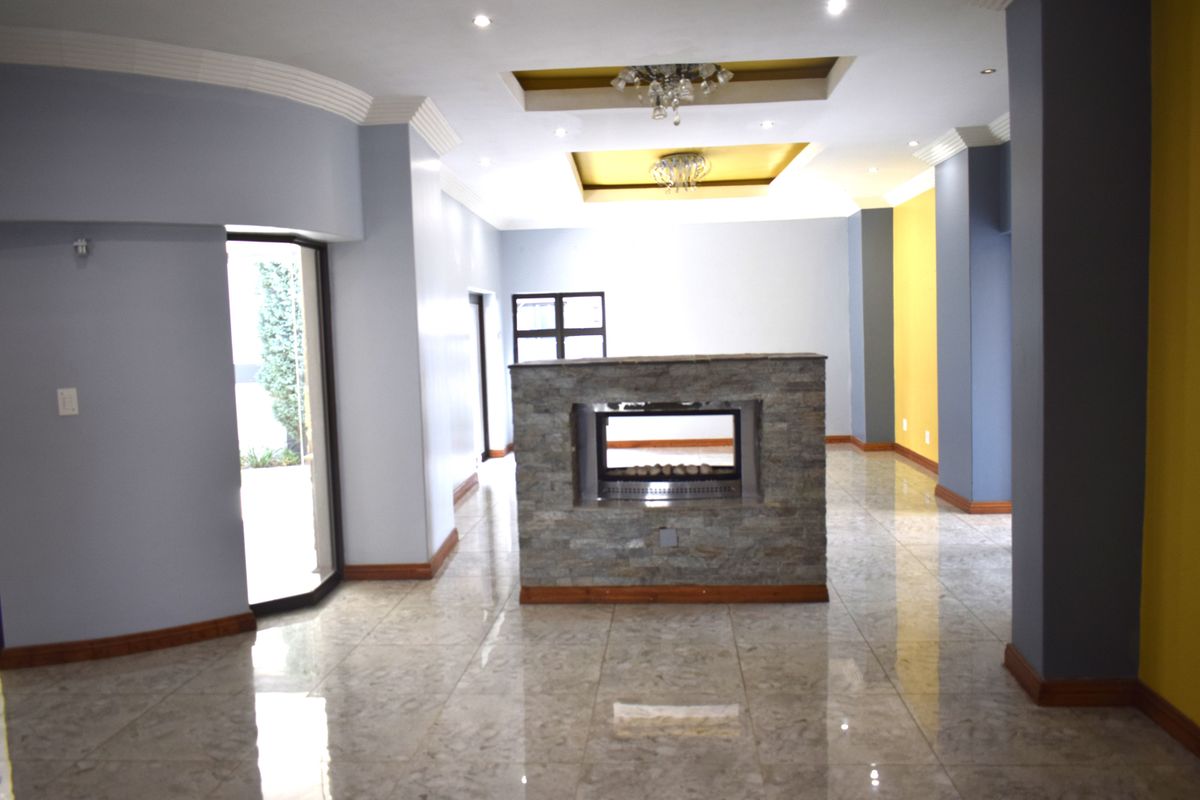 Modern family home for sale in Helderwyk - Photo 4