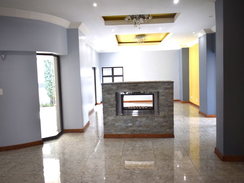 Modern family home for sale in Helderwyk - Photo 4