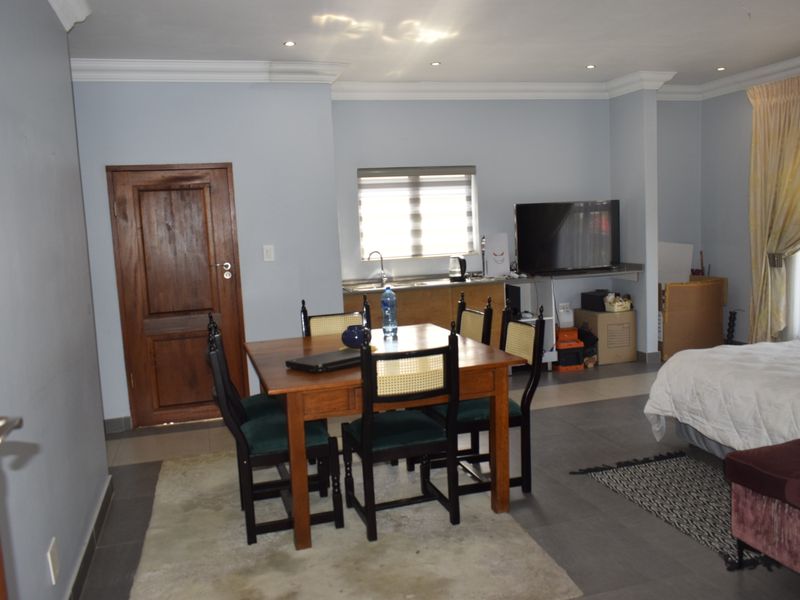Modern family home for sale in Helderwyk - Photo 7