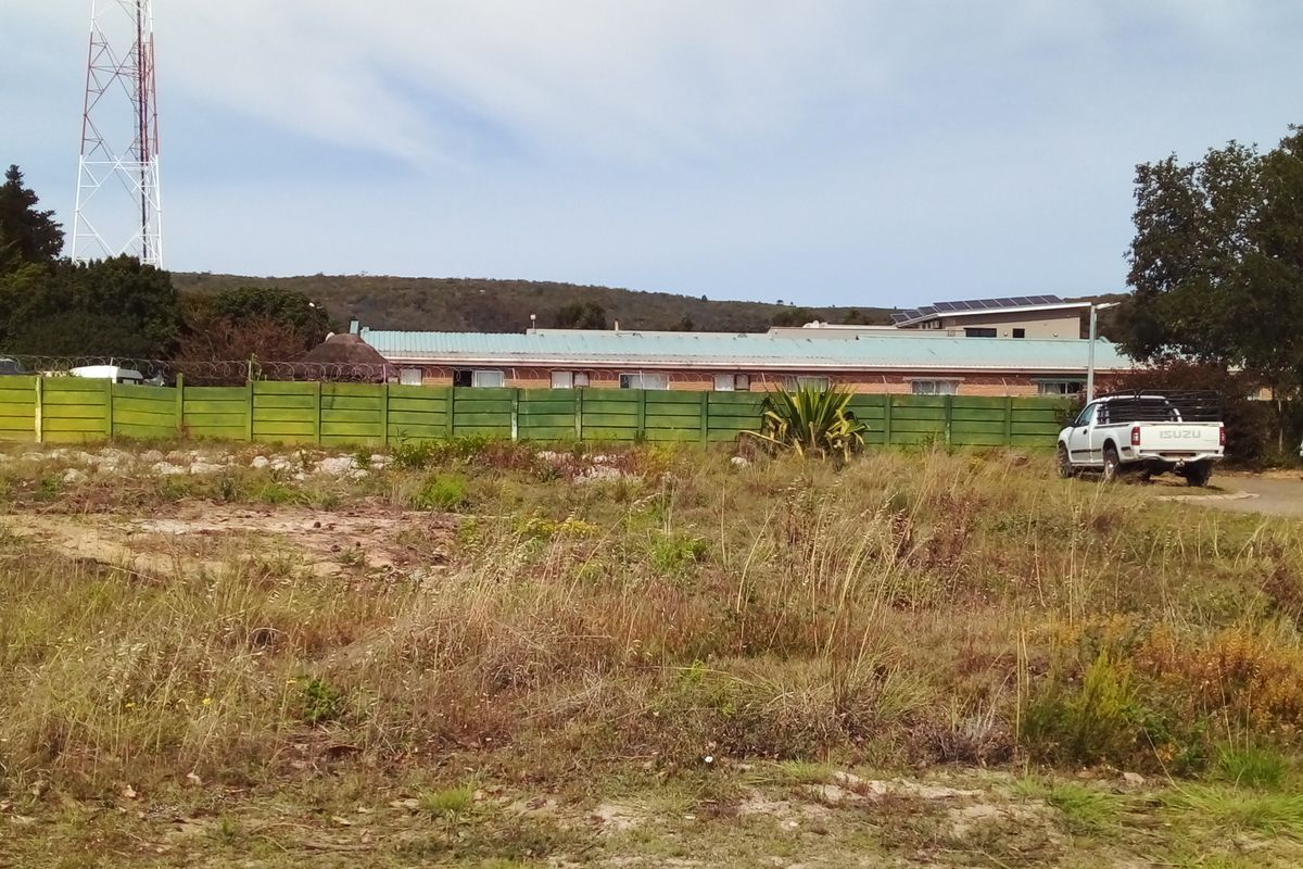 Large Vacant Stand in complex - Photo 5