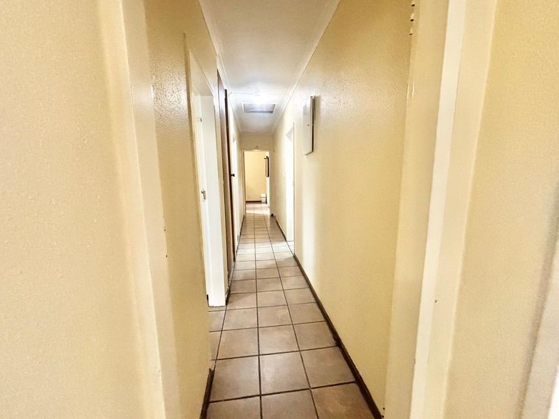 Spacious Family Home with Excellent Features - Photo 8