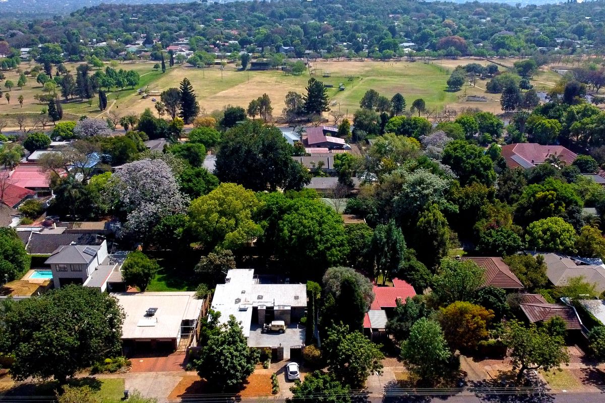 A Rare Find Stylishly Renovated Home in Rietondale - Photo 3