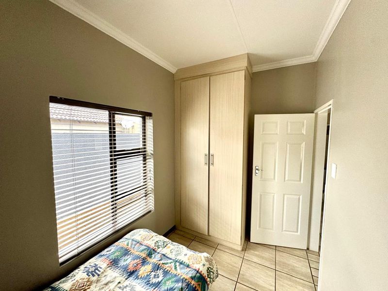 Modern, Immaculate Unit for Sale in Terra Nova, Trichardt - Photo 9